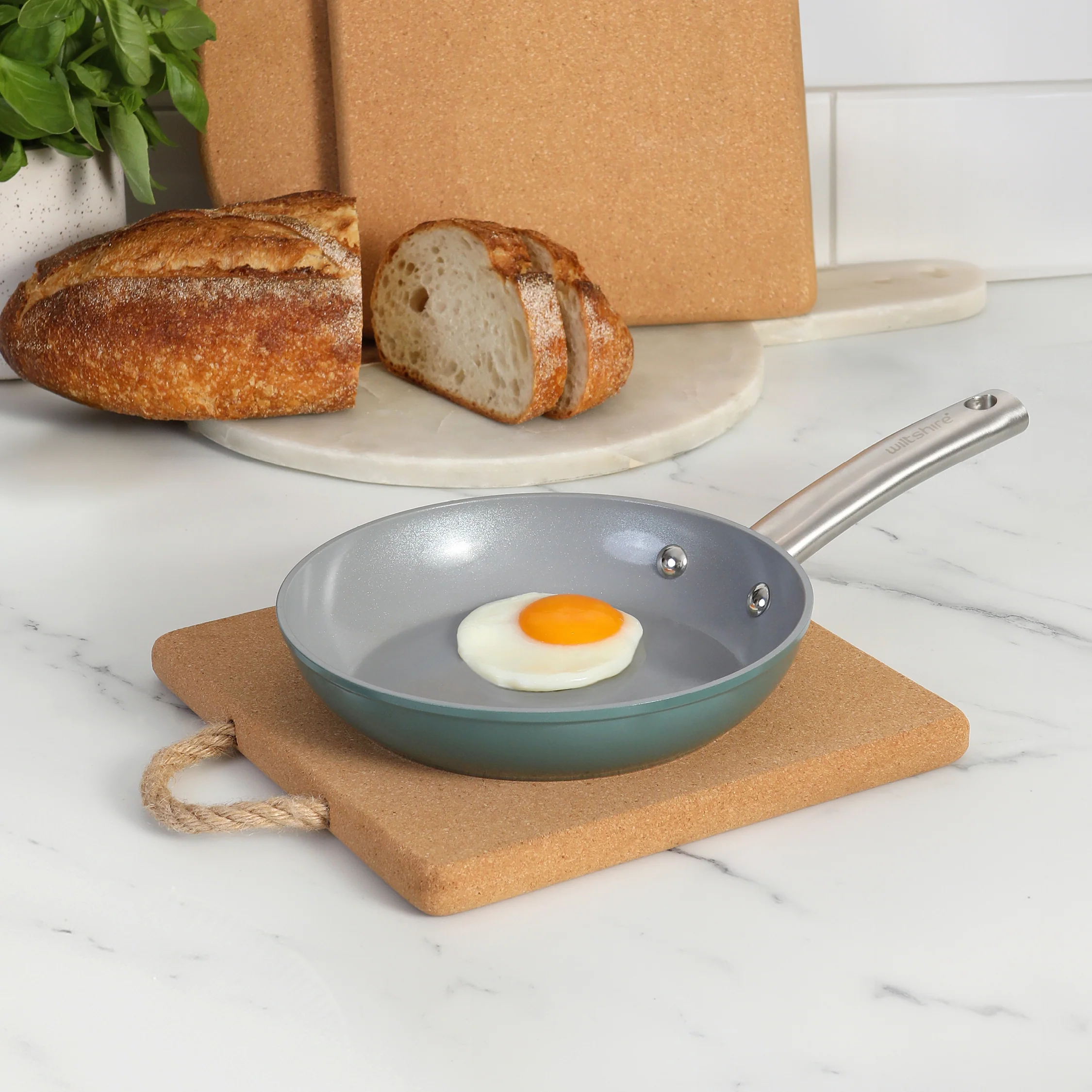 Deluxe Cork Trivet with Rope Handle Square 24 x 2cm - Image 3