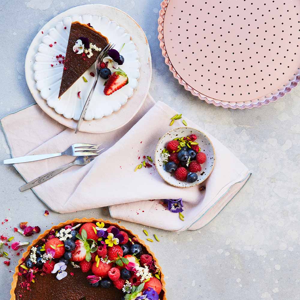 Rose Gold Perforated Round Quiche & Tart Pan - Image 8